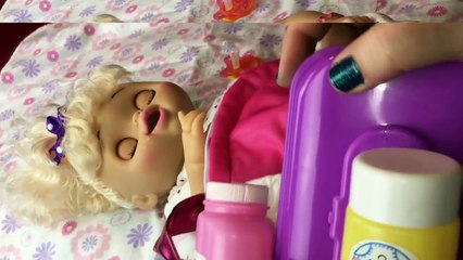 Bebé vivo muñeca recorrido de dólar árbol