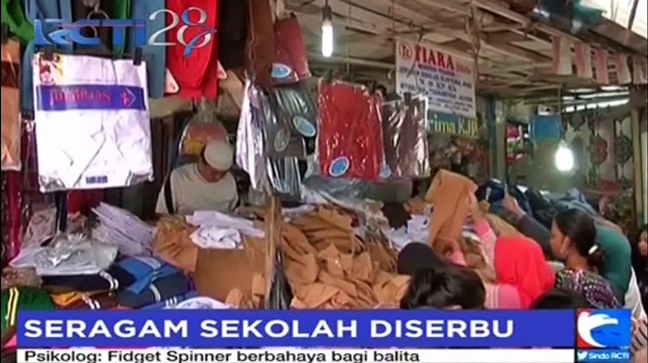 Libur Panjang Berakhir, Seragam Sekolah Diserbu Warga