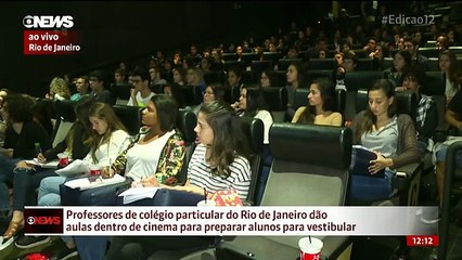 Professores de colégio particular dão aulas em cinema para preparar alunos para vestibular