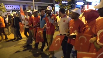 Bolu ve Düzce'de Meydanlar Türk Bayraklarıyla Doldu