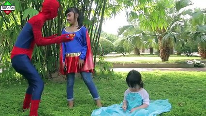 Et homme chauve-souris Bonbons des voitures gelé fille ponton homme araignée jouets contre Elsa w joker superman