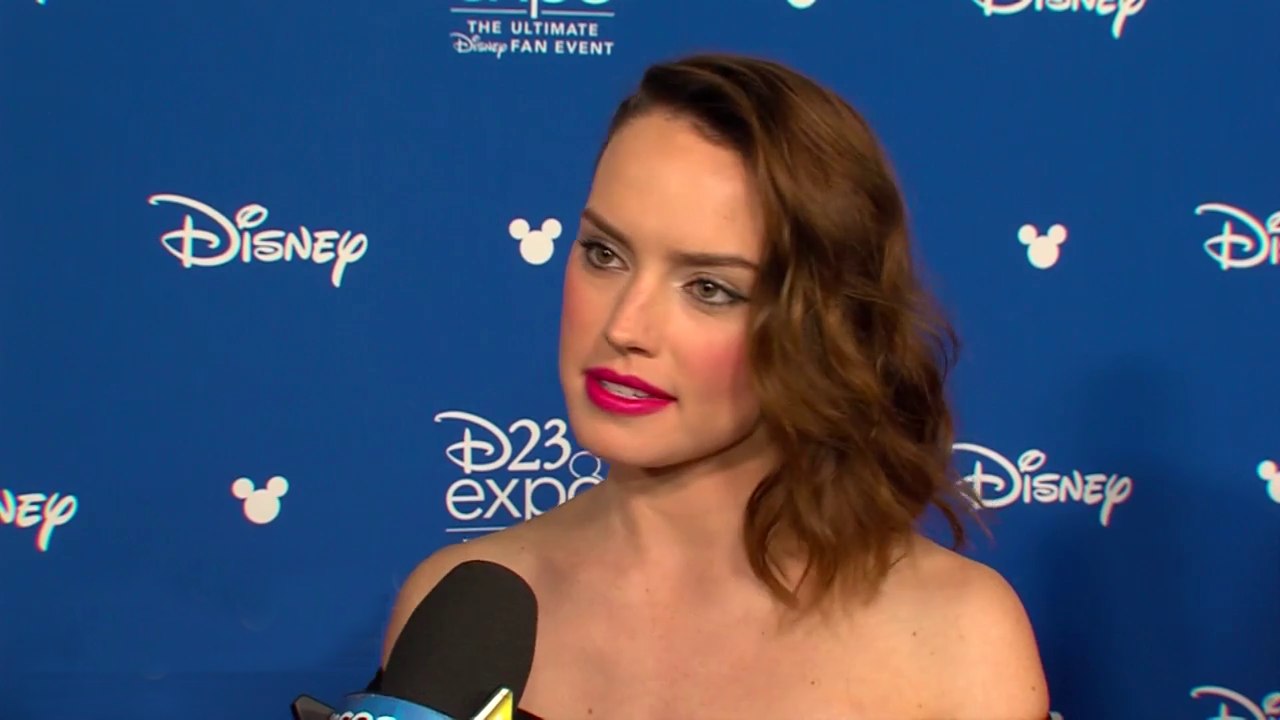 Daisy Ridley Talks Fan Reaction To 'Star Wars: VIII The Last Jedi' BTS Footage At D23