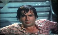 Naukri Sau Ki Hazar Ki Hindi Video Song - Aahuti (1978) | Rajendra Kumar, Shashi Kapoor, Rakesh Roshan, & arveen Babi | Laxmikant Pyarelal | Anuradha Paudwal, Kishore Kumar