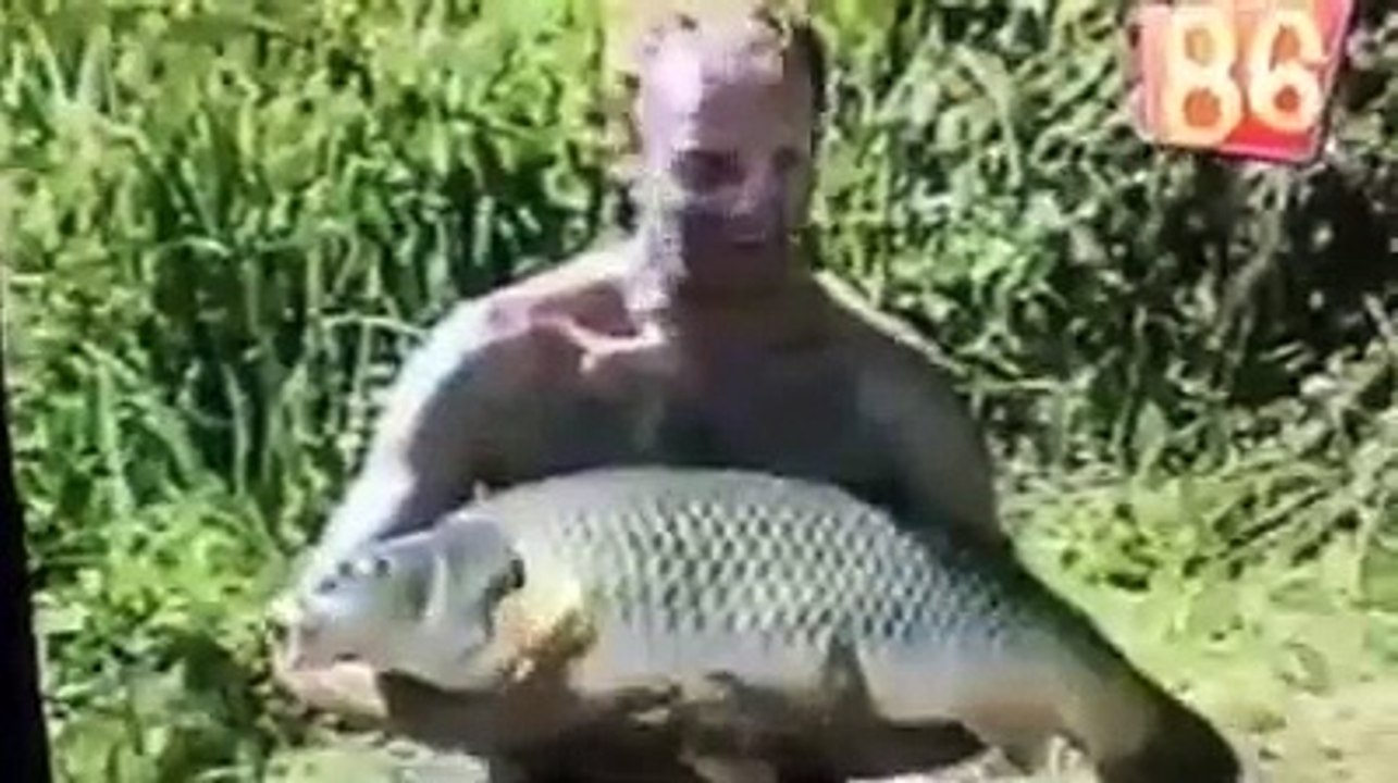 Eu tentando mante meu dinheiro ate fim do mês