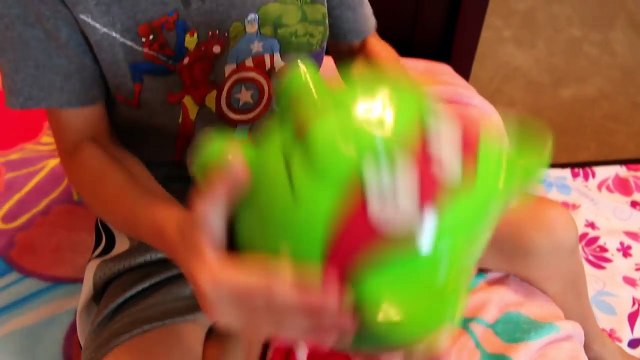 Kids SLEEP PRANK Funny Family Parody Trick Mom & Pretend Your Sleeping by DisneyCarToys