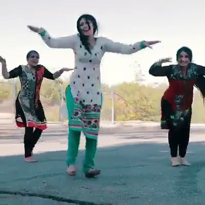 Another Song with Dhamal of Girls on Nawaz Sharif