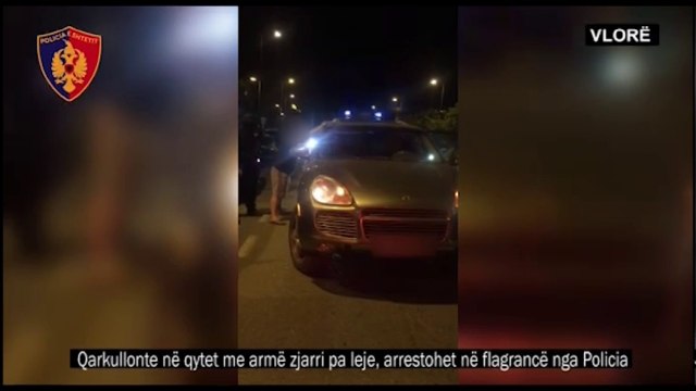 Ora News - Qarkullonin me armë në mes të natës, policia i ndjek nëpër qytet pas arratisë