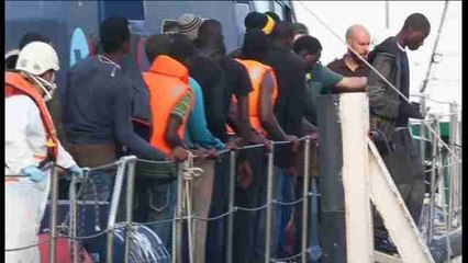 66 inmigrantes rescatados de dos pateras llegan a Almería
