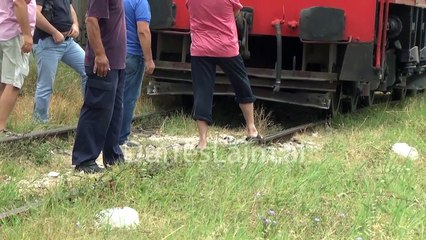 Aksident në Durrës, treni merr përpara makinën