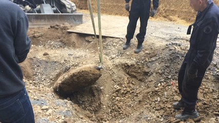 Désamorçage de la bombe américaine dans le bourg