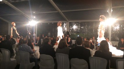 Final du défilé de haute couture de Sami Nouri au château du Bois Guy, Parigné.