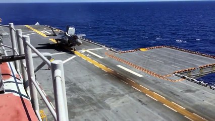 WATCH_ F-35 Gets ‘Real Lucky,’ Lands on US Aircraft Carrier Without Crashing