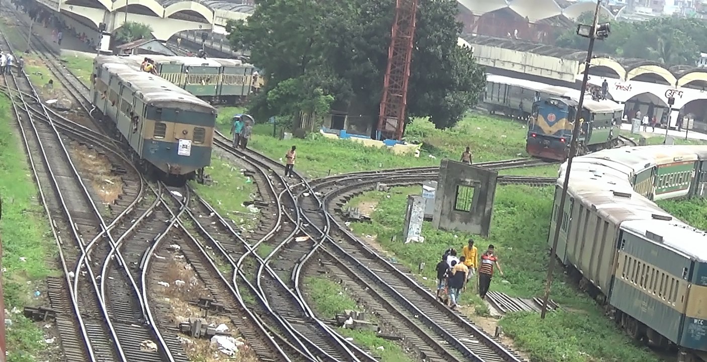 Crossing between Kalni Express & Rajshahi Express Train at Dhaka Kamlapur Railway Station of Bangladesh Railway