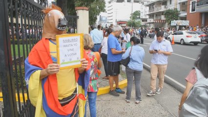 Gran participación de venezolanos en Panamá durante consulta contra Constituyente
