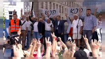 Polonia: opposizione per strada a Varsavia contro 'golpe Kaczynski'