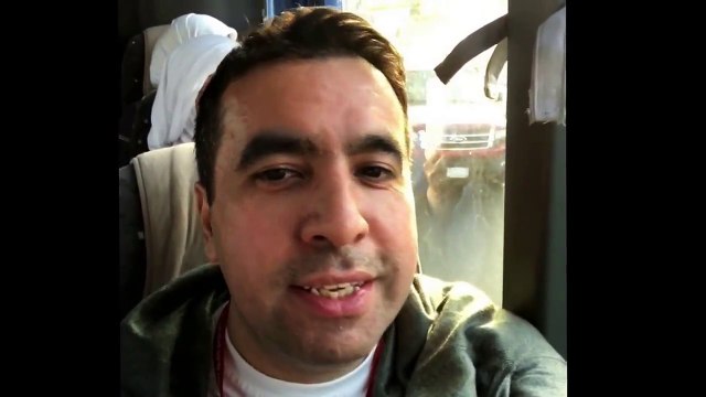 Medineye dogru yol alirken otobüste zikirler, salavatlar. Peygamber (SAV) heyecani ve sevinci. Otobüsün içersinde Salavat-ı Şerifeler, tekbirler ve Lebbeyk. Hafiz Metin Demirtaş. Danimarka Umre 2017. Peygamberimize dogru yol alirken. Rasulullaha dogru.