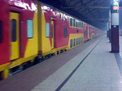 IRFCA - Double Decker arriving Howrah after Trial Run