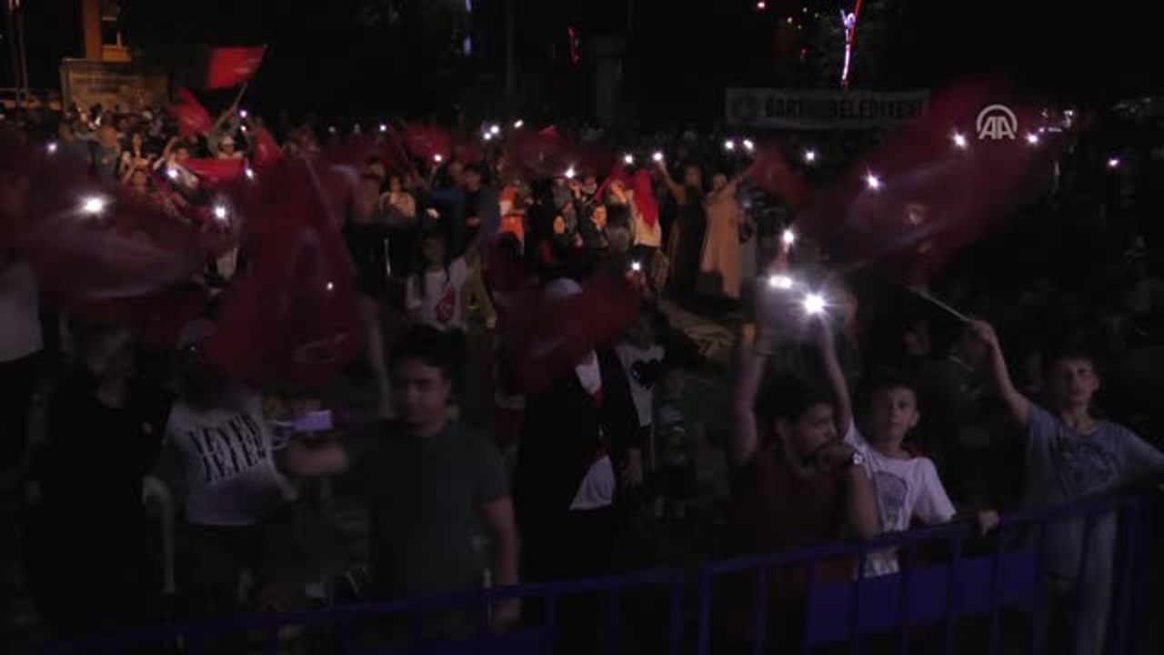 Vatandaşlar Demokrasi Nöbetine Devam Etti - Bartın