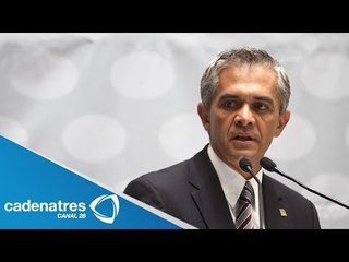 Miguel Ángel Mancera entrega créditos para vivienda a adultos mayores