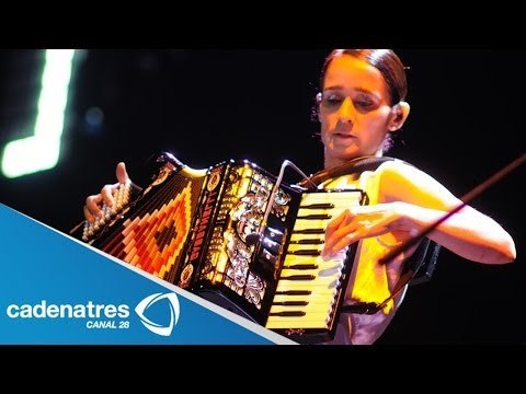 ¿Julieta Venegas es homosexual? / Julieta Venegas is gay??
