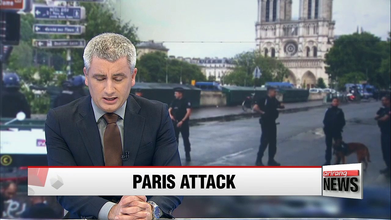 Police shoot attacker outside Notre-Dame cathedral in Paris