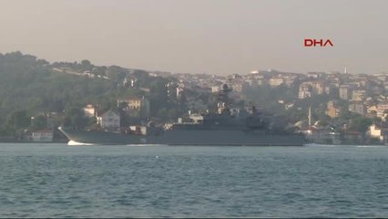 Rus Savaş Gemisi Istanbul Boğazı'ndan Geçti