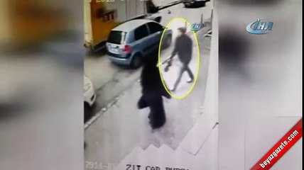 Belgeselde izlemiş arkadaşını parçalara bölerek öldürmüş...