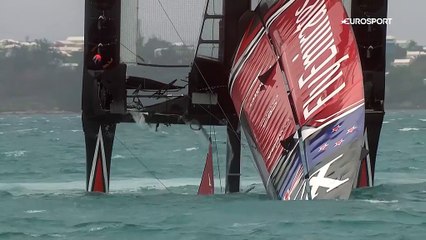 Coupe de l'America  : le spectaculaire accident du Team New Zealand
