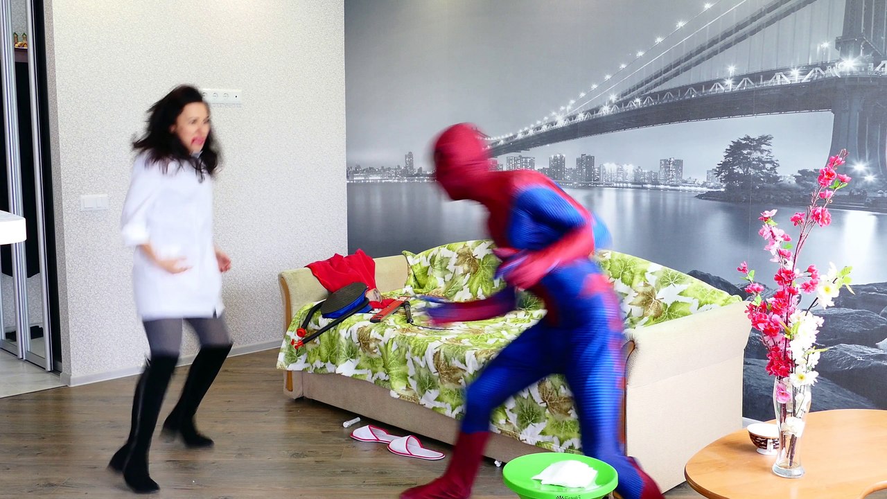 Spiderman VS Doctor (Marian), VAMPIRE ATTACK ! Super HELLOWEEN PRANK movie ¦ Superheroes IRL ¦ in 4K