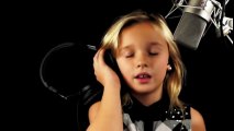 Little Girl Sings Dolly's Mega Hit - Unique Voice Instantly Captivates The Internet