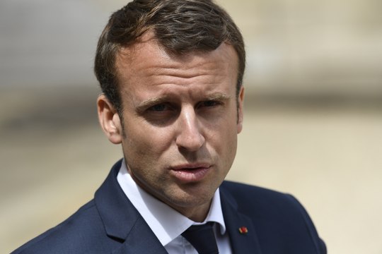 Londres: Macron annonce un troisième décès français