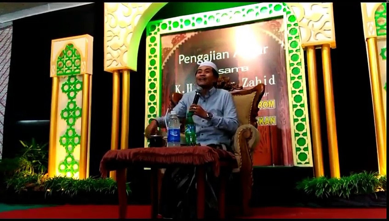 Pengajian Akbar KH.ANWAR ZAHID di Salakan Gamping Sleman Part 2 of 2