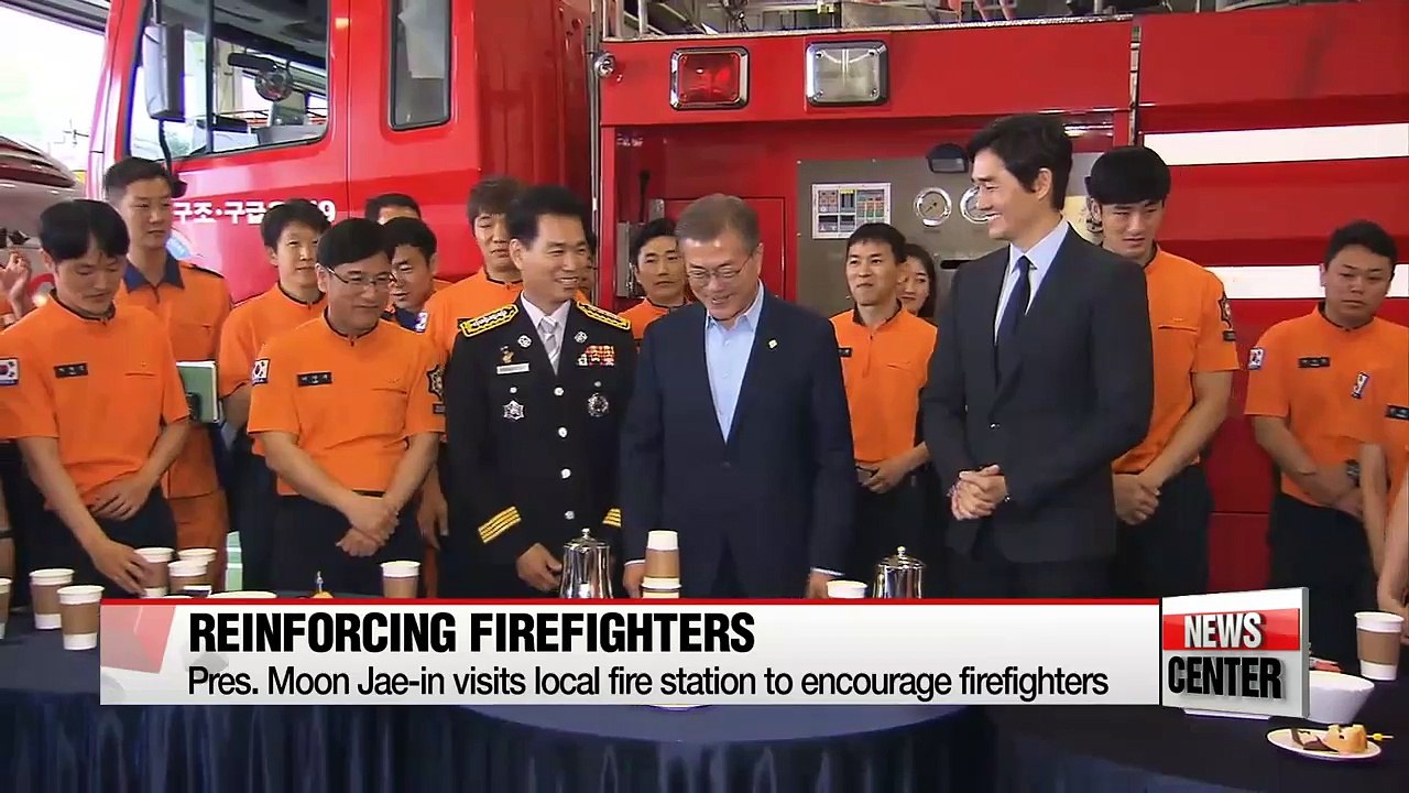 President Moon pledges to reinforce firefighters and make fire department an independent agency