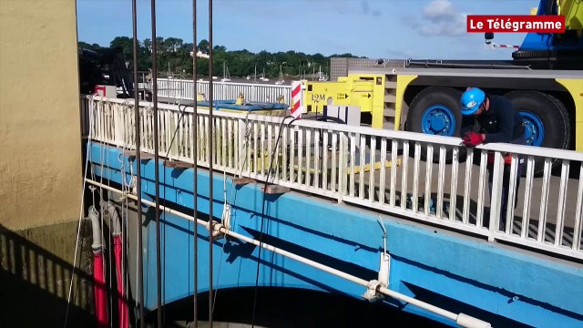 Barrage d'Arzal. Une vanne démontée