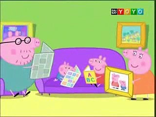 Peppa Pig ITA Papa appende una foto Tutti al Mare (2)