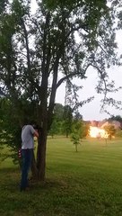 Un homme tire sur un réfrigérateur rempli d'explosifs !! Fail