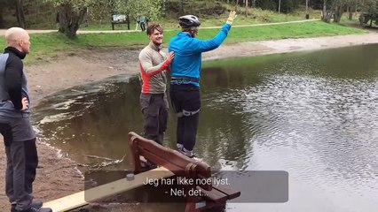 Le plus beau saut à l'élastique pour un EVG... Blague énorme