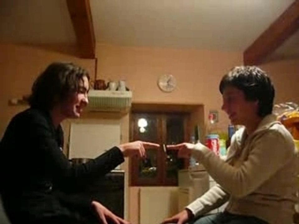 Vidéo Soirée Fanny - jeu du miroir avec emilie_0001