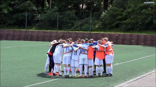 Juniorzy Flota Świnoujście okrzyk i radość po wygranym meczu z Gwardią Koszalin