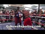 Pacquiao vs Mayweather Both Wokring The Mitts - esnews boxing