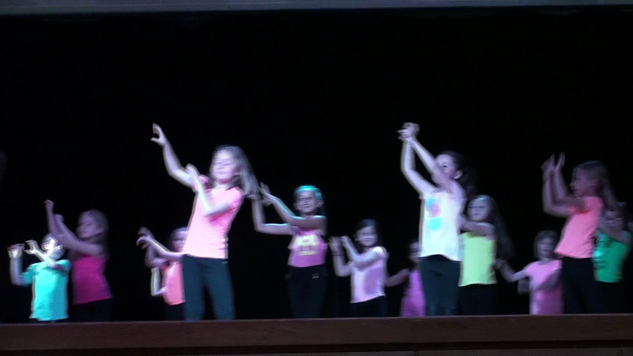 Spectacle De Danse Chantilly Espace Bouteiller 04/06/2017 Video 9
