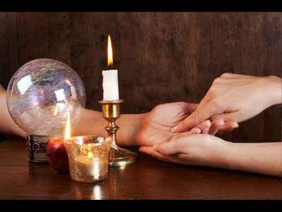 ¿Qué es la quiromancia? / What is palmistry?