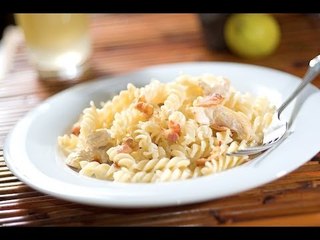 Receta de Fusilli con chorizo y pollo gratinado / Recipe of Fusilli with sausage and baked chicken