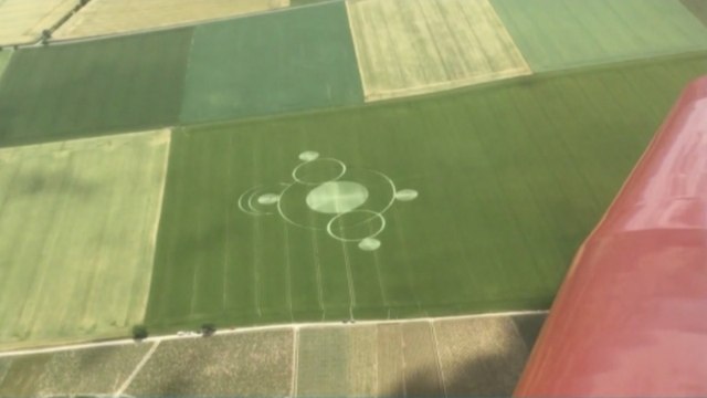 [Zap Actu] De mystérieux «crop circles» découverts dans un champ du Berry (08/06/17)