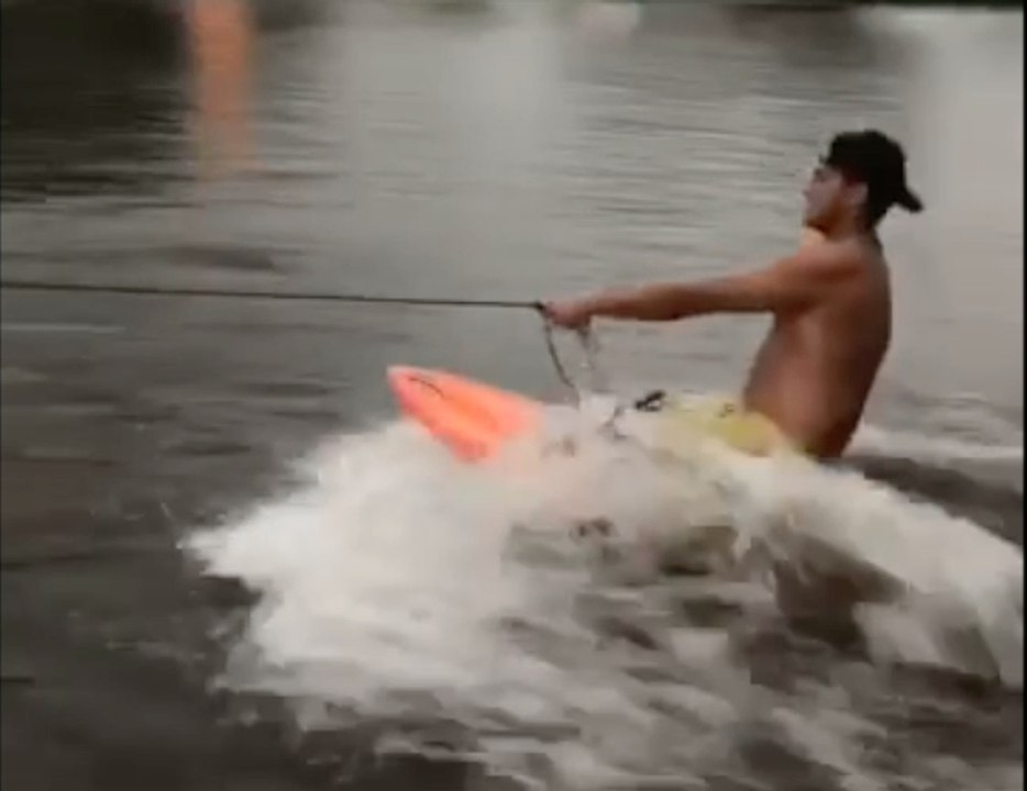 Kneeboarding in a Parking Lot