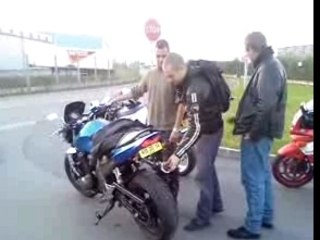 z750 avec et sans bride (un mivv gp cout position basse)