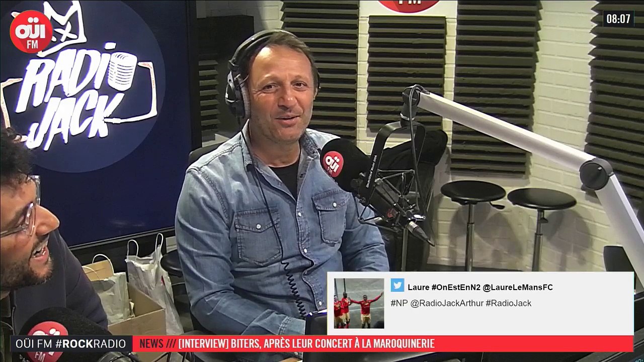 La radio OUI FM en direct vidéo /// La radio s'écoute aussi avec les yeux (3131)