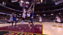 Stephen Curry rentre un panier and 1 abusé !