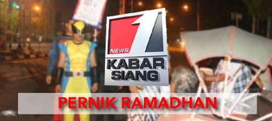 Wah, Ada Superhero Bagikan Nasi Bungkus Sahur untuk Tukang Becak