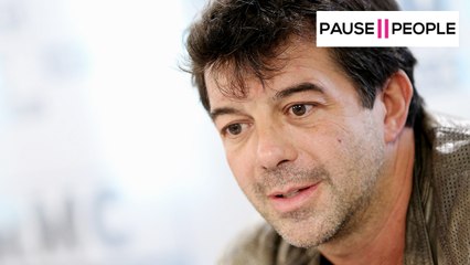 Stéphane Plaza emporté par l'émotion après la représentation de sa pièce de théâtre
